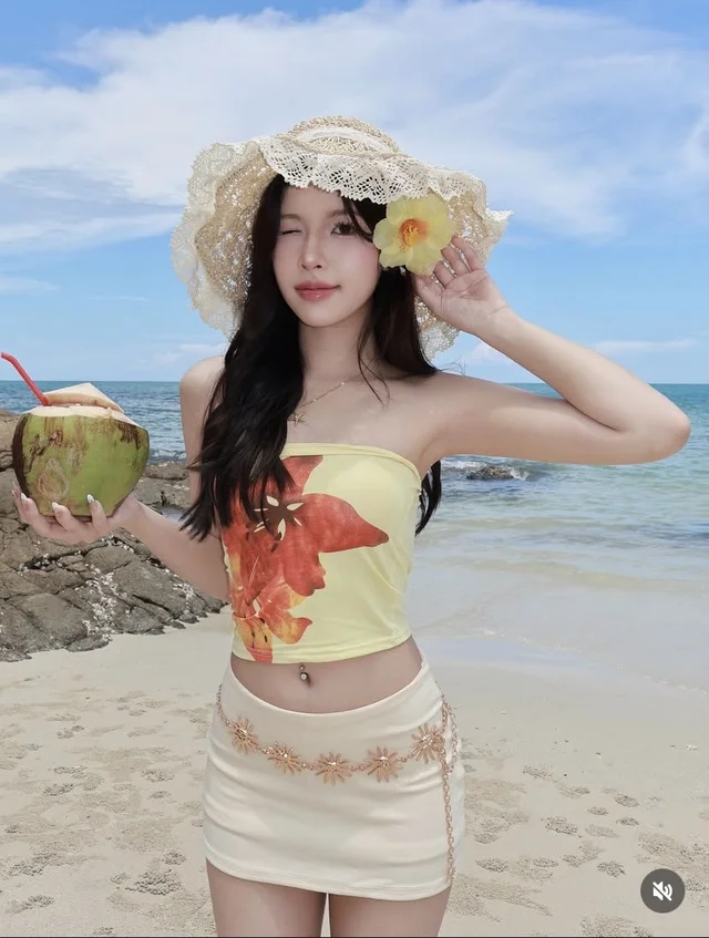 ชุดเซ็ททะเลน่ารักๆ ได้ครบชุดหมวก เข็มขัด สร้อย ดอกไม้ thumbnail 3