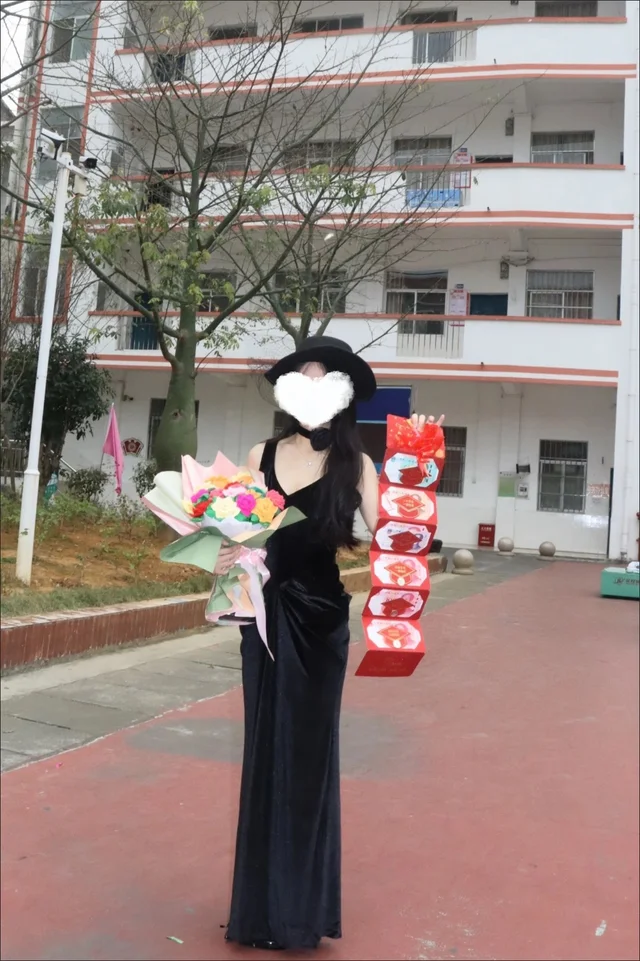 YUANLI SELECT TW เดรสดำหรูเซ็กซี่เข้ารูป thumbnail 8