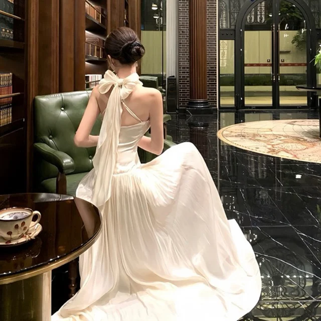 ชุดเดรสออกงานสไตล์เรียบหรู สีขาว (alternate)