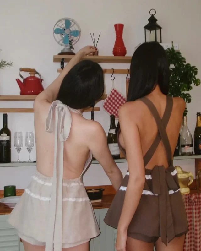 MESKMUSE เดรสสายมินิมอลน้ำตาลเก๋ๆ (alternate)