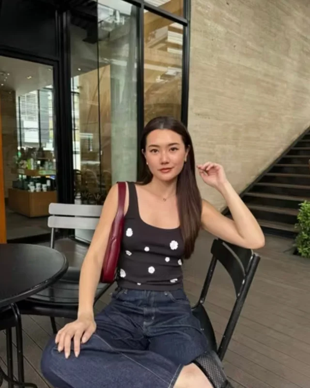 LAHV THE LABEL เสื้อสายเดี่ยวลายดอกน่ารักปนแซ่บ thumbnail 5