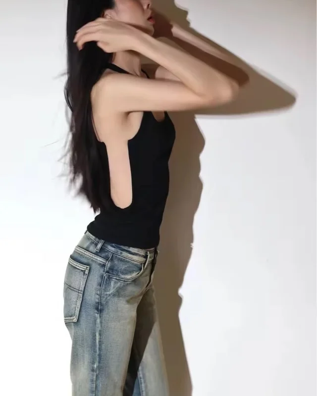 ELLA GUARDIN เสื้อสายเดี่ยวเว้าข้างสุดแซ่บมินิมอล thumbnail 3