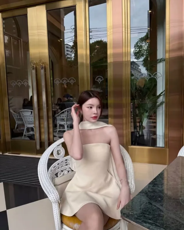 MISSHERCO เดรสเกาะอกสายคล้องคอหรูคุณหนู (alternate)