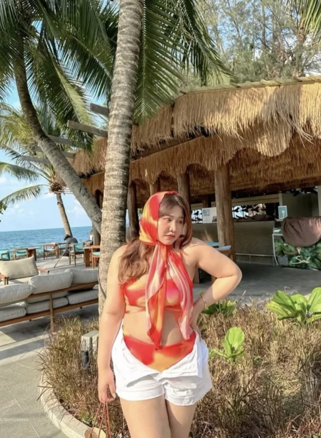 Heatwaves bikini set  ชุดเชทว่ายน้ำ ตัวนี้เป็นผ้าชุดว่ายน้ำพิมพ์ ลายแบบ heatmap ไล่สีrandom  thumbnail 3