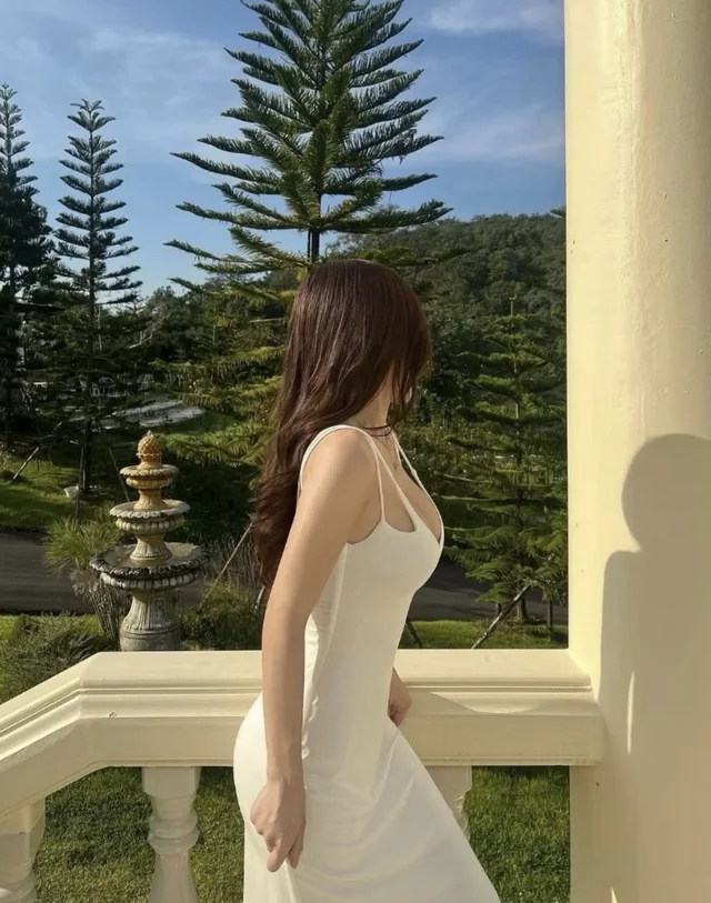 Kylie Dress White thumbnail 2