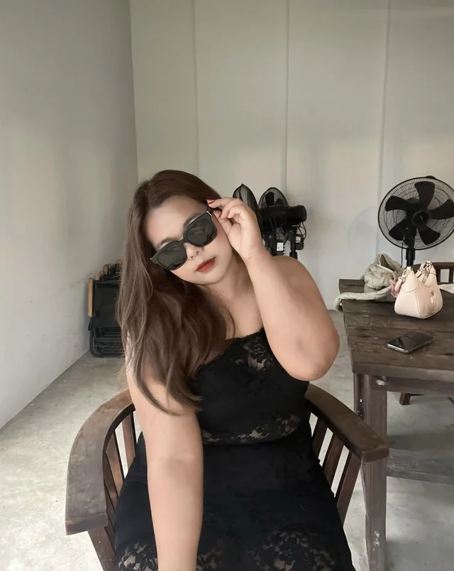 ชุดเดรส บอดี้คอน เปิดไหล่ ซีทรู ลูกไม้ sexy (alternate)
