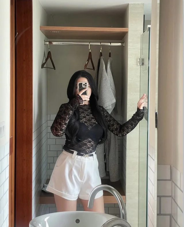 เสื้อซีทรูลายลูกไม้สีดำ  thumbnail 4