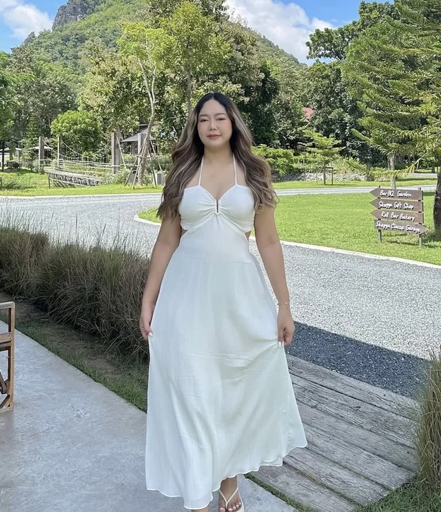 เดรสยาวอัดพลีท ดีเทลตะขอตัววีตรงอก ผ้าพริ้วทิ้งตัวสวย thumbnail 3