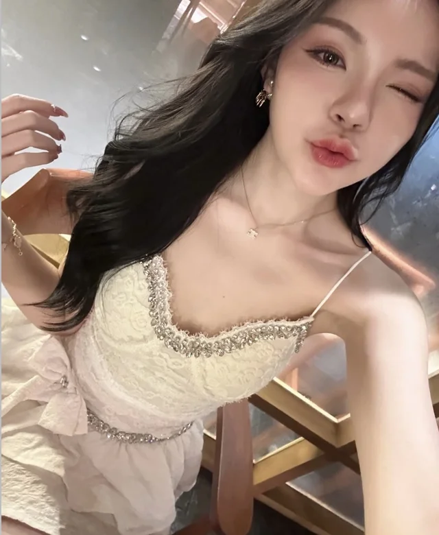 Cindy set top and skirt (alternate)