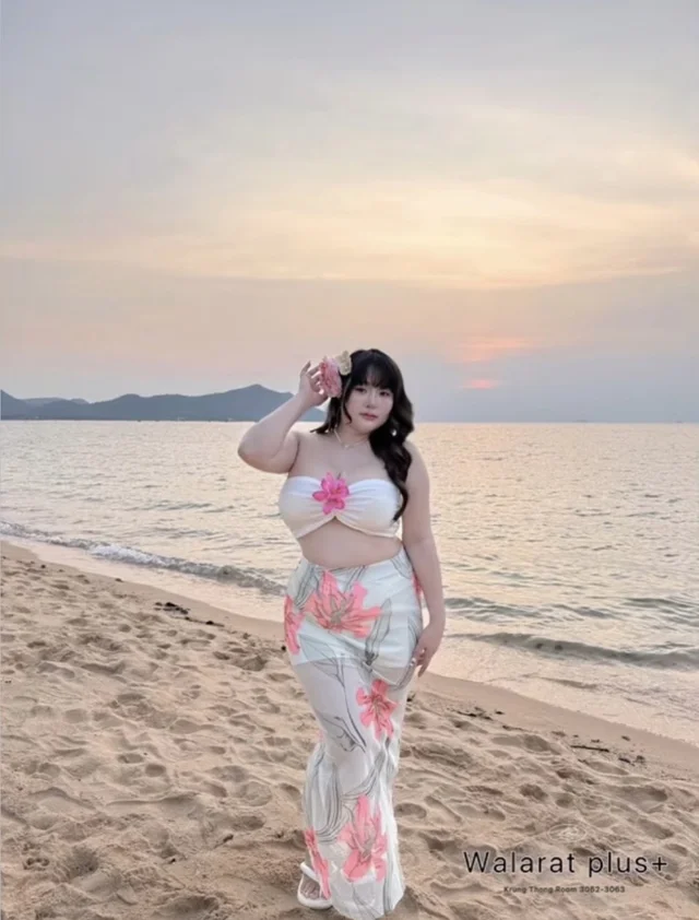 ชุดเซททะเล  สวยมาก ผ้าพริ้วๆ  ดอกไม้ติดผม หรือติดตรงไหนก็ได้เลย ดีไซน์สุดเก๋ ใครมีแพลนไปทะเลต้องจัด thumbnail 3