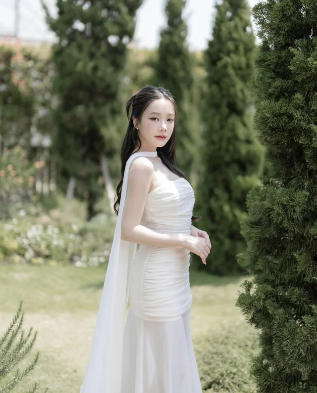 PIRUNYA  เดรสยาวเกาะอกออกงาน ใส่ได้ถึง 4 แบบสวยโดดเด่น ดีไชน์เกาะอก thumbnail 3