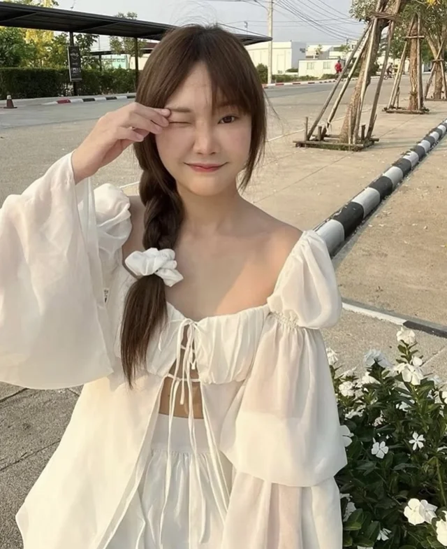 Sabina top เสื้อจีบหน้าอก ผูกโบว์ข้างหน้า  thumbnail 3