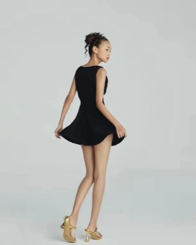 MISS MODERN เดรสคอวีลึกสีดำ แซ่บหรู Mini Dress thumbnail 3