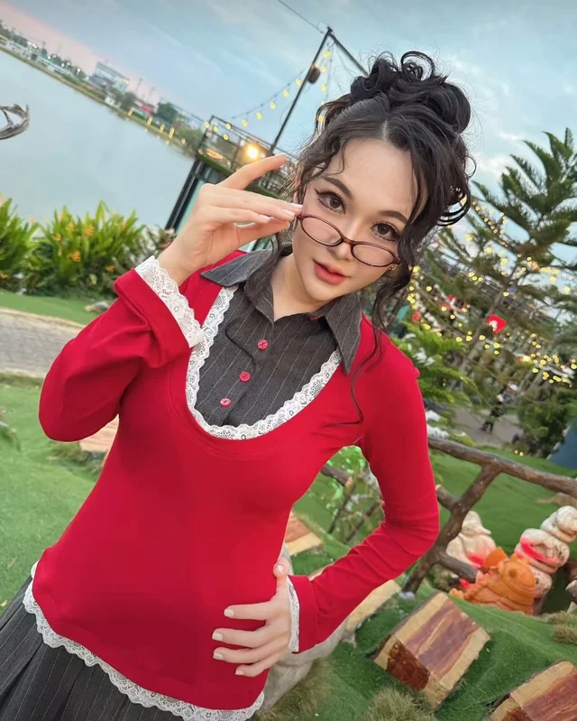 SODOPECLUB เซตเสื้อแดงกระโปรงจีบ เท่แซ่บสายแฟ Twopiece thumbnail 3
