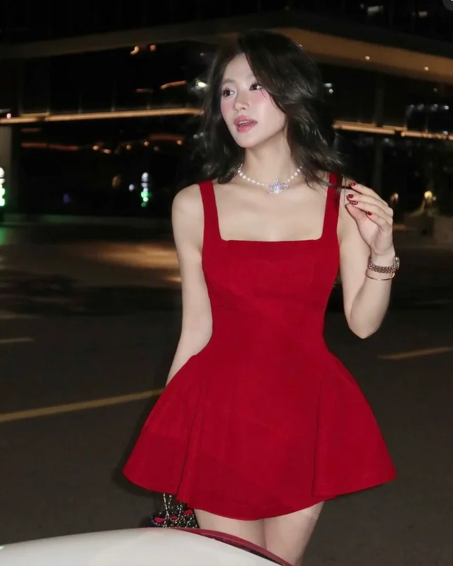 RAJANEE เดรสแดงแซ่บ สายปาร์ตี้สุดปัง thumbnail 3