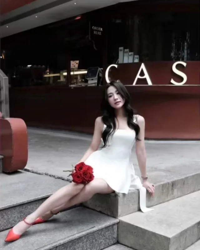 RAJANEE เดรสขาวหวานละมุน สายคุณหนู (alternate)