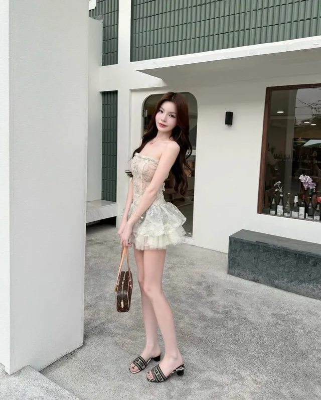 MISSHERCO เดรสเกาะอกลูกไม้หวานละมุน ลุคคุณหนู (alternate)