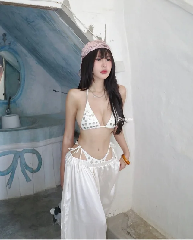 ICEBLINK บิกินี่ขาวหมุดทอง แซ่บหรูสายทะเล thumbnail 3