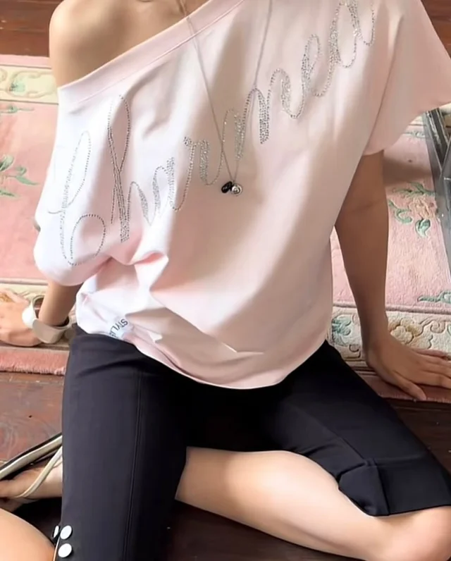 STYLIST เสื้อโอเวอร์ไซส์เปิดไหล่ ชิลเก๋มินิมอล (alternate)