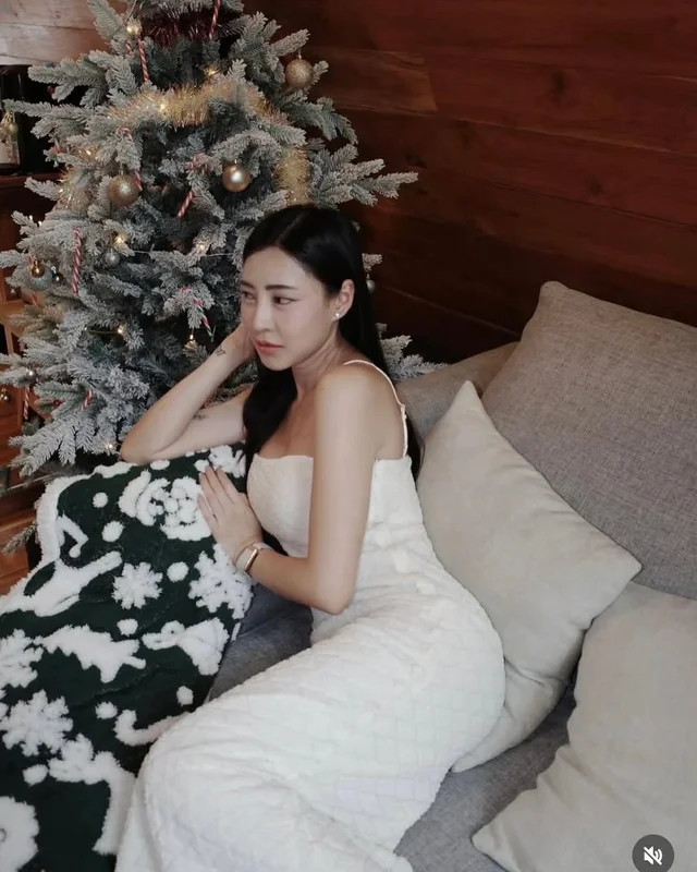 FABRIQUE เดรสยาวสีขาวเรียบหรูหวานละมุน thumbnail 3