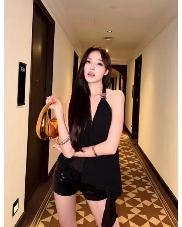 LOWWLA ชุดเซ็ตสายคล้องคอสีดำแซ่บหรู (alternate)