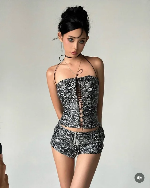 URBAN SHIFT ชุดเซ็ตสายเดี่ยวลายกราฟิกแซ่บเท่ (alternate)