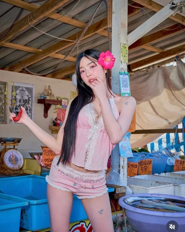 AVAALENE ลุคหวานซ่อนแซ่บสไตล์สาวน่ารัก thumbnail 4