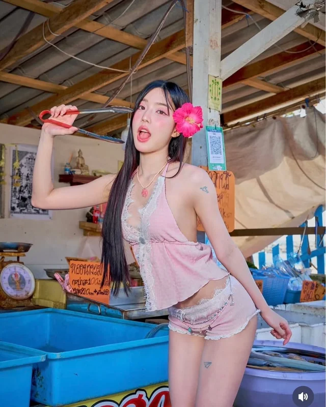 AVAALENE ลุคหวานซ่อนแซ่บสไตล์สาวน่ารัก thumbnail 2