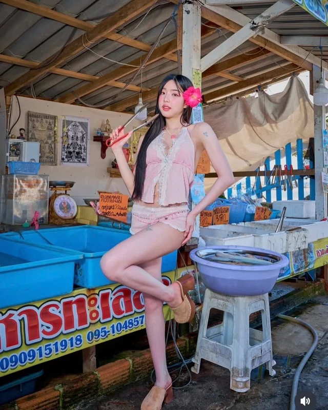 AVAALENE ลุคหวานซ่อนแซ่บสไตล์สาวน่ารัก thumbnail 3