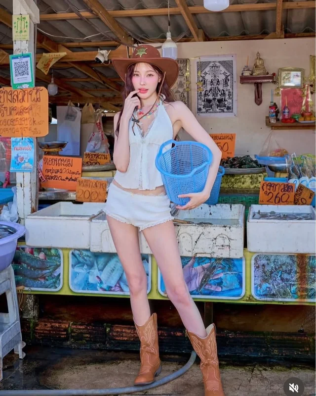 AVAALENE เซ็ตสายเดี่ยวลูกไม้สุดคิ้วท์ Summer Mini Set thumbnail 3
