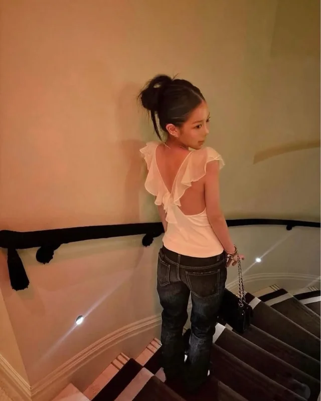 LOLA เสื้อสายเดี่ยวระบายหลังเปิดหวานเซ็กซี่ Soft Girl Top (alternate)