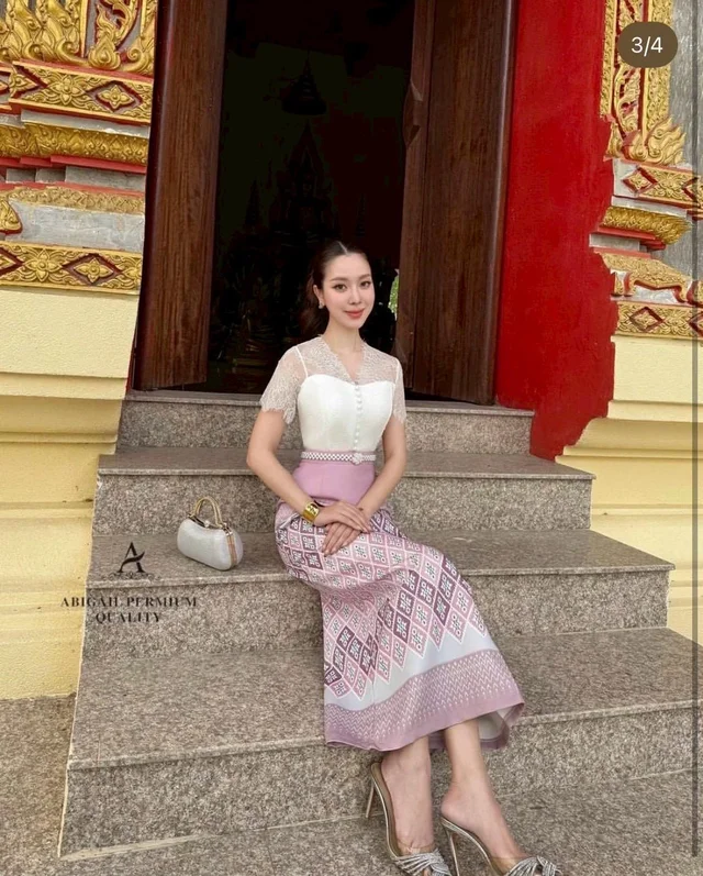 Abigail ชุดไทยประยุกต์โทนชมพู-ขาว ลูกไม้แขนสั้น