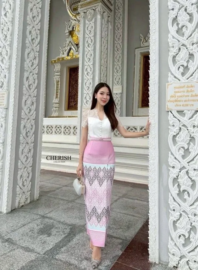 Abigail ชุดไทยประยุกต์โทนชมพู-ขาว ลูกไม้แขนสั้น thumbnail 3