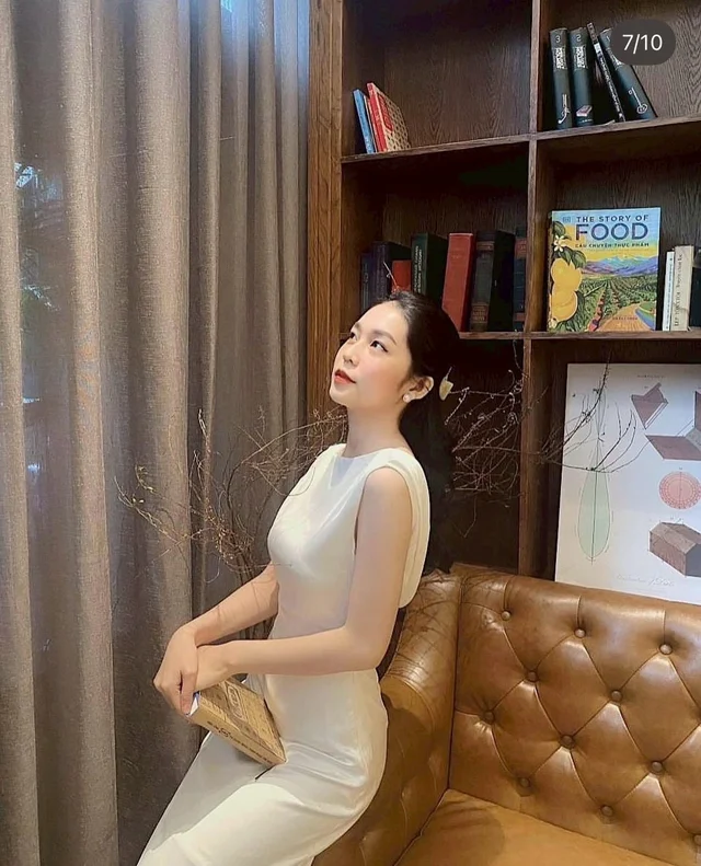 CLOTHING.GEM เดรสยาวสีขาวเรียบหรู ลุคมินิมอลละมุน