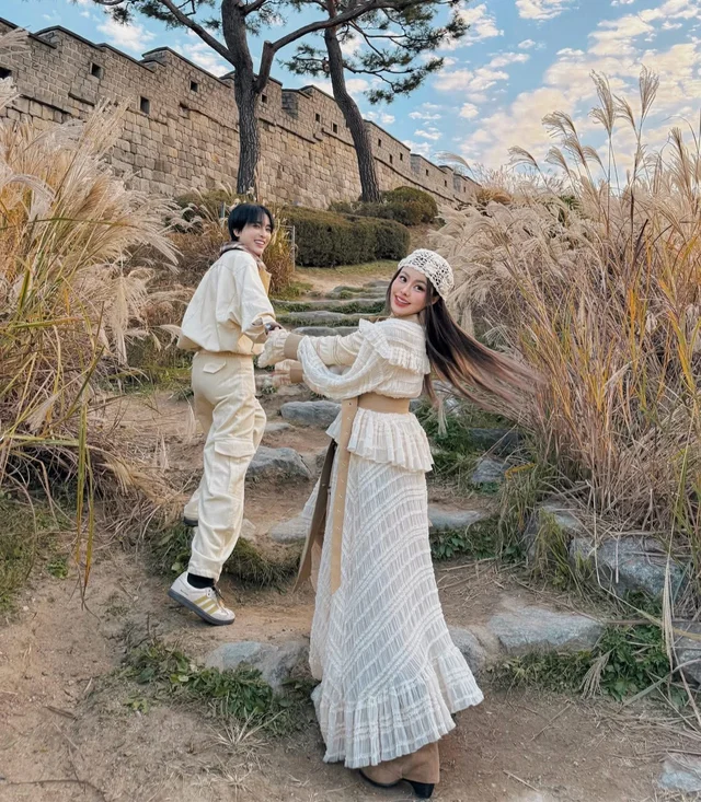 เสื้อโค้ทตัวยาวสีเบจแต่งผ้าพลีท Korean Beige Trench Coat thumbnail 5