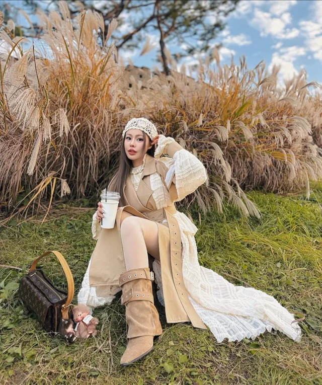 เสื้อโค้ทตัวยาวสีเบจแต่งผ้าพลีท Korean Beige Trench Coat thumbnail 3
