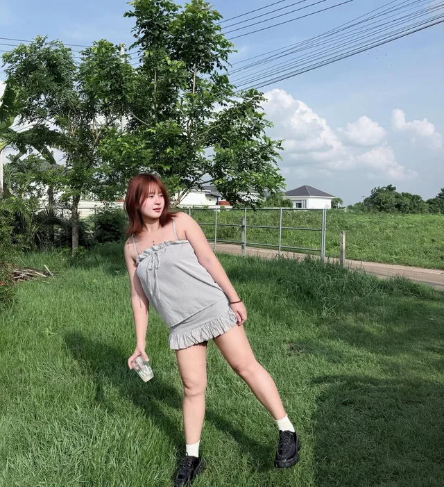 เซ็ตเสื้อสายเดี่ยวกางเกงขาสั้นลายทางฟ้าขาว Blue Stripe Casual Set (alternate)