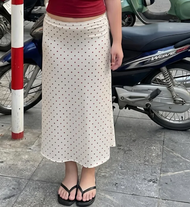 เซ็ตเสื้อสายเดี่ยวสีแดงกระโปรงยาวลายจุด Red Polka Dot Casual Set thumbnail 3