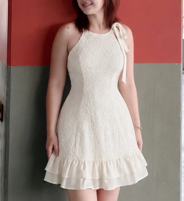 เดรสคล้องคอลูกไม้สีครีมแต่งโบว์ Cream Lace Halter Mini Dress (alternate)