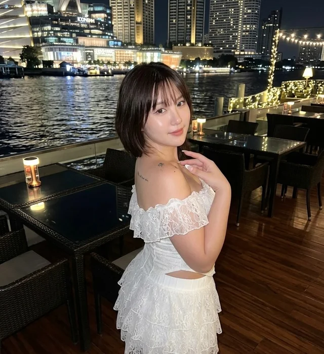 เซ็ตเสื้อคอร์เซ็ตกระโปรงสั้นลูกไม้สีขาว White Lace Corset Set (alternate)