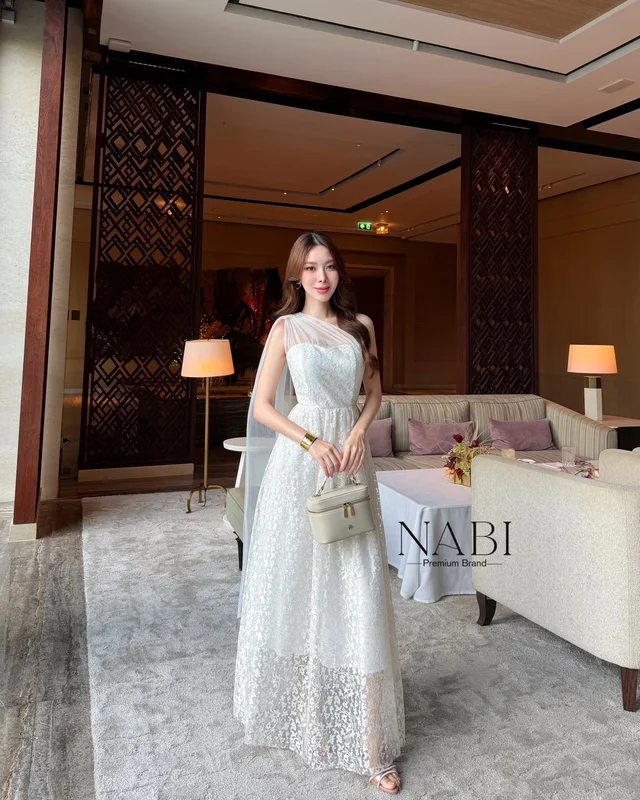 NABI เดรสยาวลูกไม้สีฟ้าอ่อนลุคหวานหรู thumbnail 3