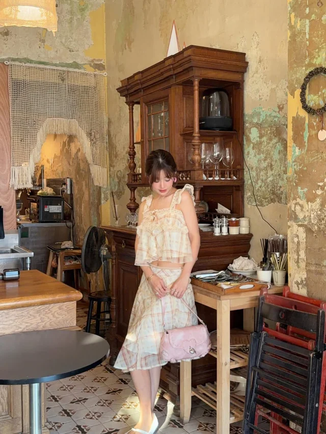 Stylist shop ชุดเซ็ตเสื้อครอป และกระโปรงลายสก็อต thumbnail 3