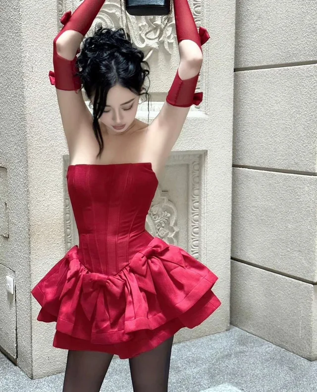 เดรสเกาะอกแดงแซ่บหรู Mini Dress