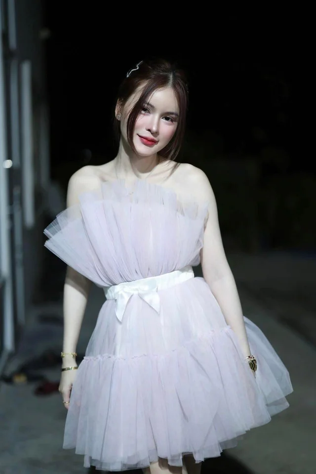 เดรสตุ๊กตาชมพูพองหวานหรู Mini Dress (alternate)