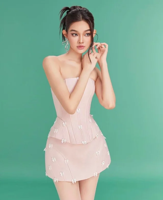 เดรสคอร์เซ็ตชมพูอ่อนหวานหรู Mini Dress