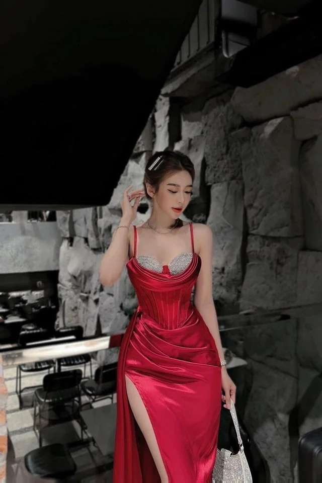 OBIBI – ราตรียาวสีแดงแซ่บหรู ดีไซน์คอร์เซ็ต Glam Evening Dress thumbnail 2