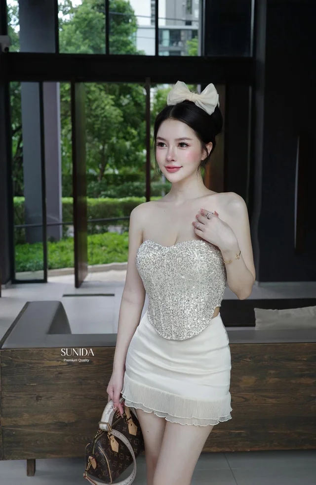 Kittit – ทูพีซหวานหรู โทนครีม ดีไซน์คอร์เซ็ตวิบวับ Two Piece Set
