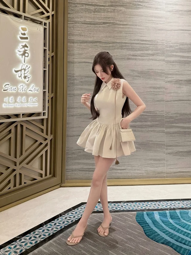 Dingdoong – เดรสสั้นหวานละมุน โทนครีม ดีไซน์เรียบหรู Mini Dress thumbnail 4