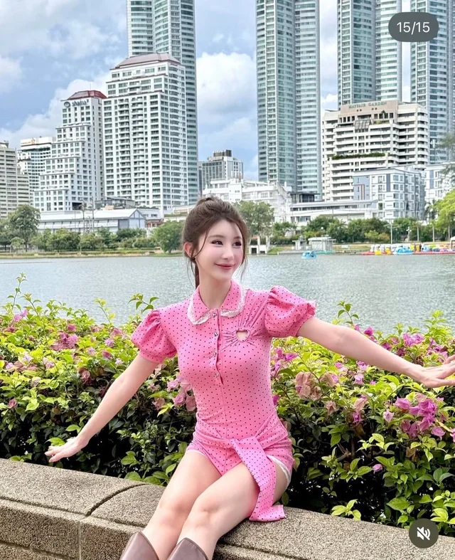 Swan – เดรสสั้นชมพูหวานสดใส ลุคคุณหนูแฟชั่น Mini Dress thumbnail 4