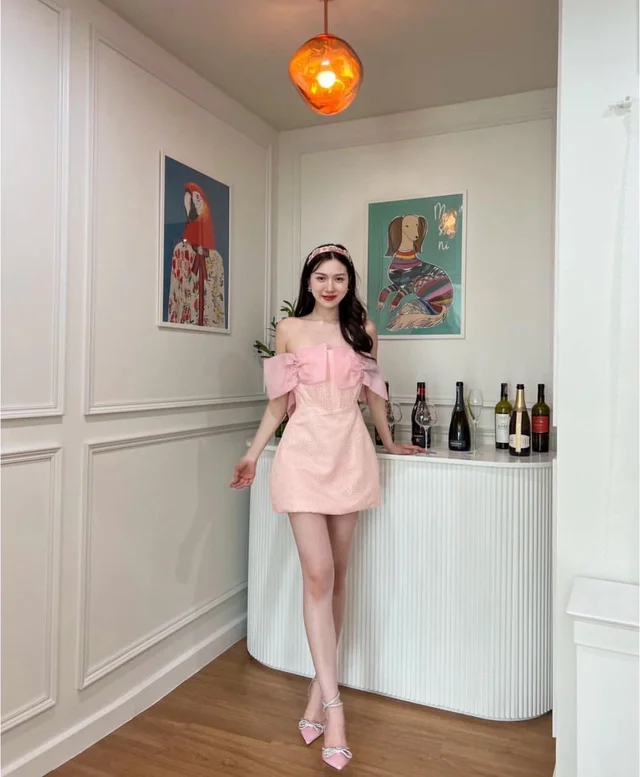 BTStudio – เดรสสั้นชมพูหวานละมุน ดีไซน์เกาะอกโบว์น่ารัก Mini Dress thumbnail 2